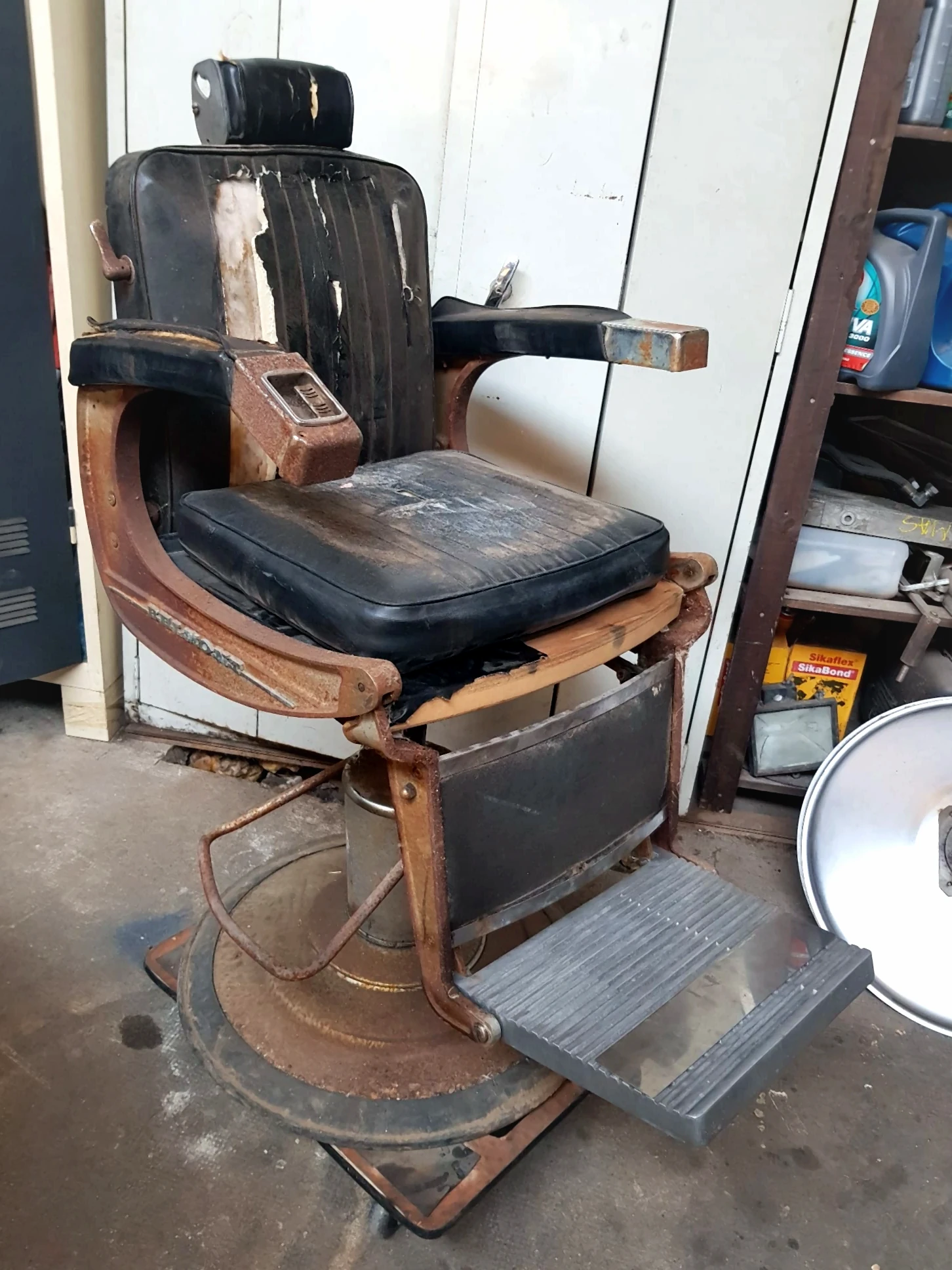 Fauteuil barbier Belmont avant restauration